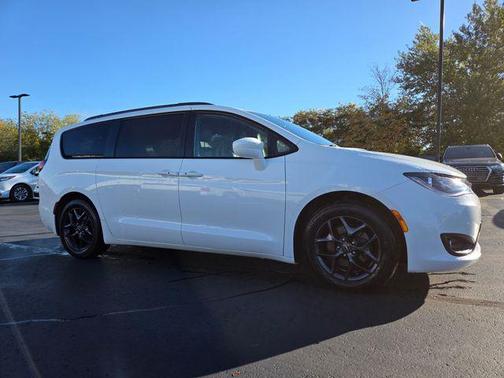 2018 Chrysler Pacifica Touring-L Plus
