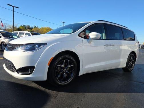 2018 Chrysler Pacifica Touring-L Plus