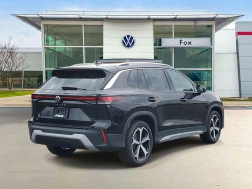 deep black pearl 2026 Volkswagen Tiguan 2.0T SE