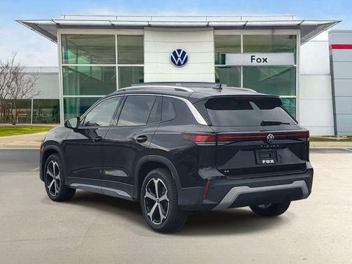 deep black pearl 2026 Volkswagen Tiguan 2.0T SE