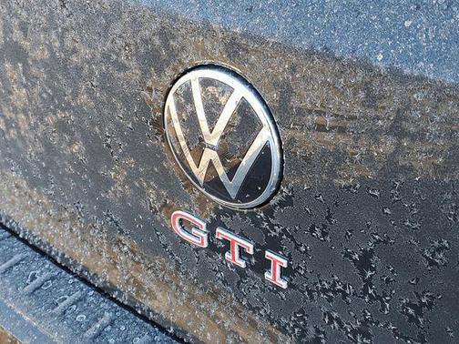 Mythos Black Metallic 2026 Volkswagen Golf GTI 2.0T SE DSG