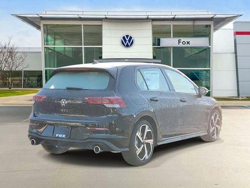 Mythos Black Metallic 2026 Volkswagen Golf GTI 2.0T SE DSG