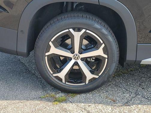 2025 Volkswagen Tiguan 2.0T SE 4MOTION