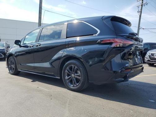 2024 Toyota Sienna XSE 7 Passenger