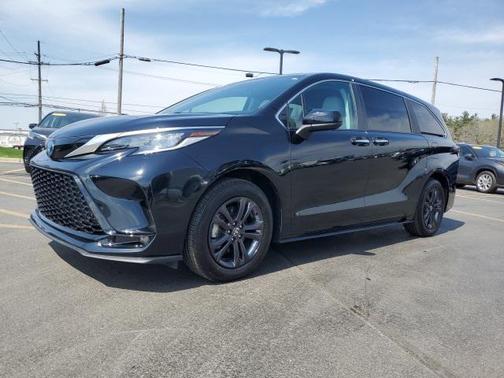 2024 Toyota Sienna XSE 7 Passenger