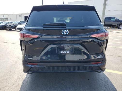 2024 Toyota Sienna XSE 7 Passenger
