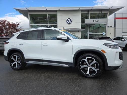 Pure White 2025 Volkswagen Tiguan 2.0T SE 4MOTION