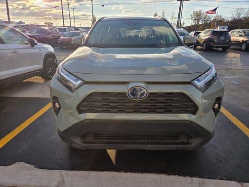 2022 Toyota RAV4 Hybrid XLE Premium