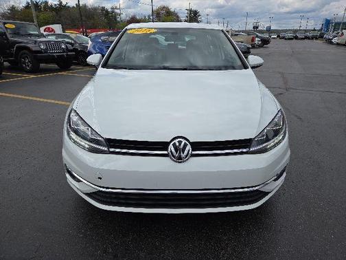 Pure White 2018 Volkswagen Golf TSI S