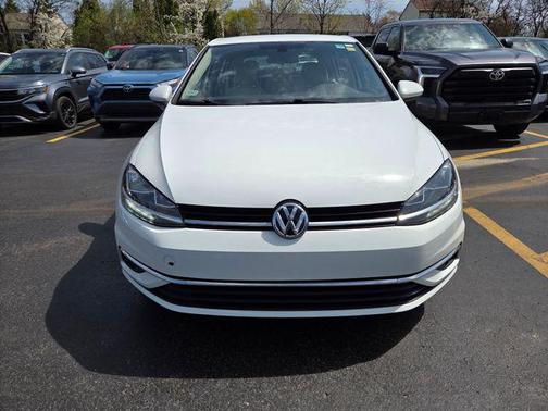 Pure White 2018 Volkswagen Golf TSI S