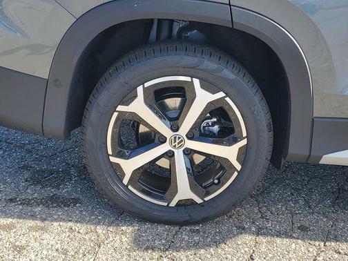 2025 Volkswagen Tiguan 2.0T SE 4MOTION