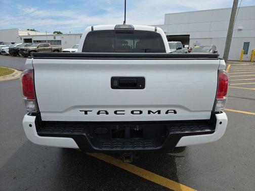 Super White 2017 Toyota Tacoma Limited