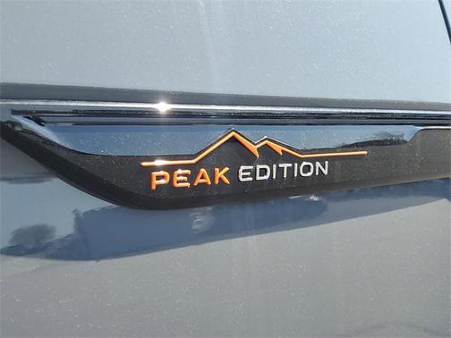 2025 Volkswagen Atlas 2.0T Peak Edition
