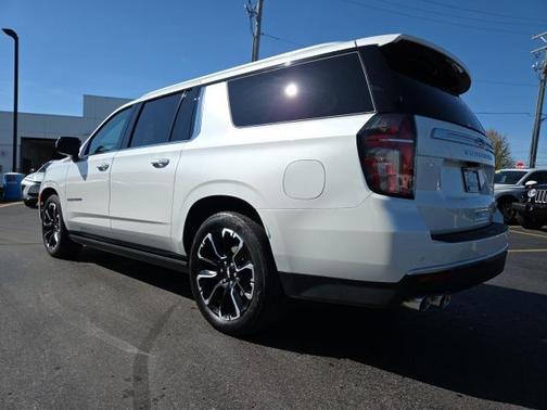 2023 Chevrolet Suburban 4WD High Country