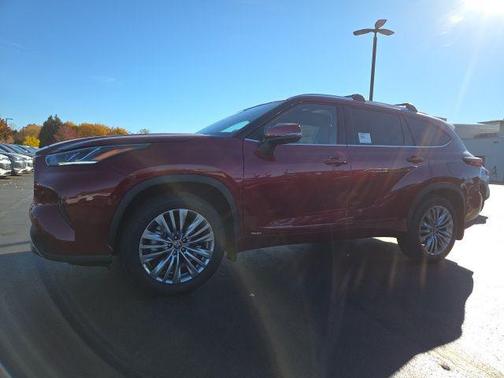 2025 Toyota Highlander Hybrid Platinum