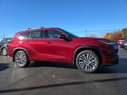 2025 Toyota Highlander Hybrid Platinum