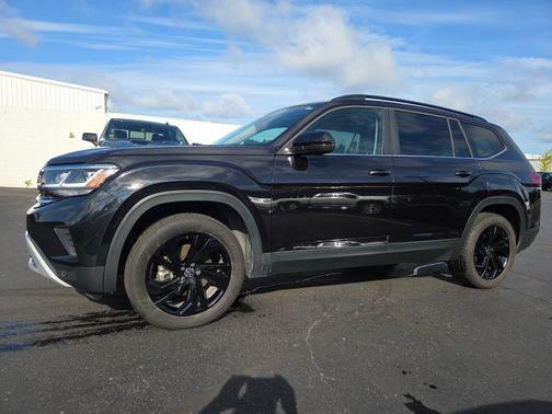 2022 Volkswagen Atlas 3.6L SE w/Technology