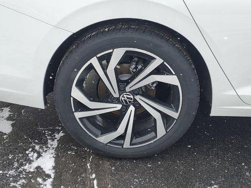 Opal White Pearl 2026 Volkswagen Jetta 1.4T SEL