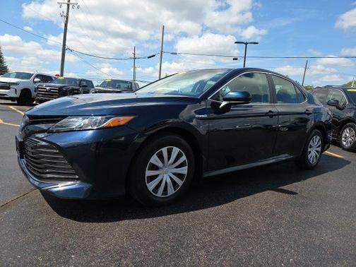 Aqua 2018 Toyota Camry Hybrid SE