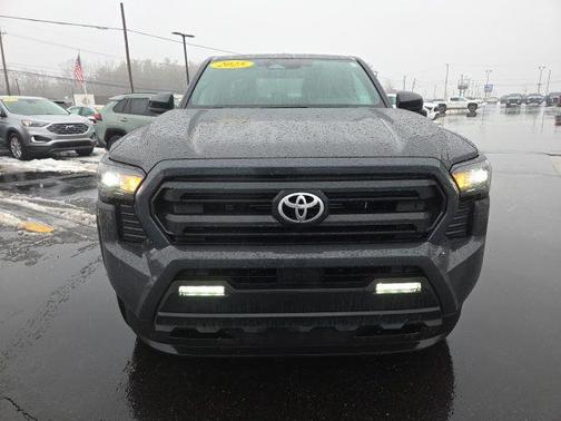2025 Toyota Tacoma SR5