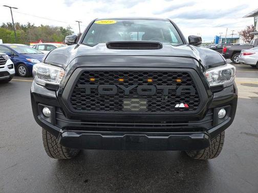 Midnight Black Metallic 2019 Toyota Tacoma TRD Sport