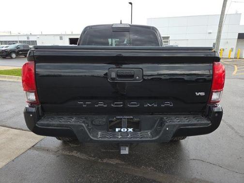 Midnight Black Metallic 2019 Toyota Tacoma TRD Sport