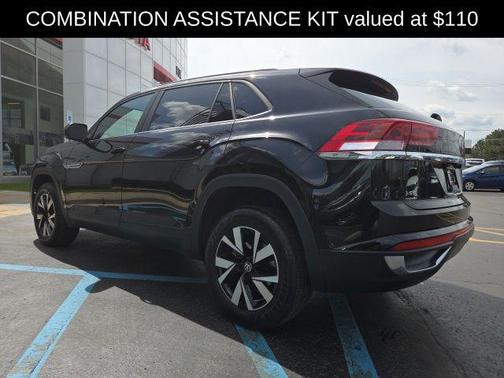 Deep Black 2023 Volkswagen Atlas Cross Sport 2.0T SE