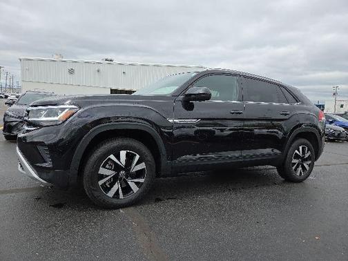 Deep Black 2023 Volkswagen Atlas Cross Sport 2.0T SE