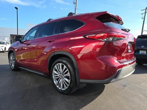 2022 Toyota Highlander Platinum