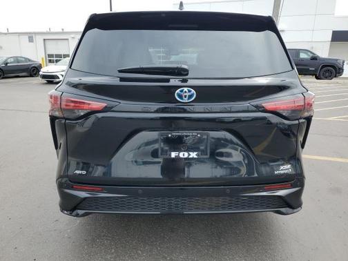 2024 Toyota Sienna XSE 7 Passenger