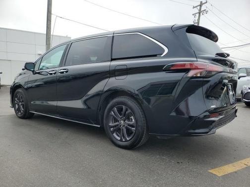 2024 Toyota Sienna XSE 7 Passenger
