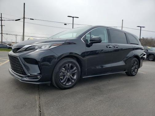 2024 Toyota Sienna XSE 7 Passenger