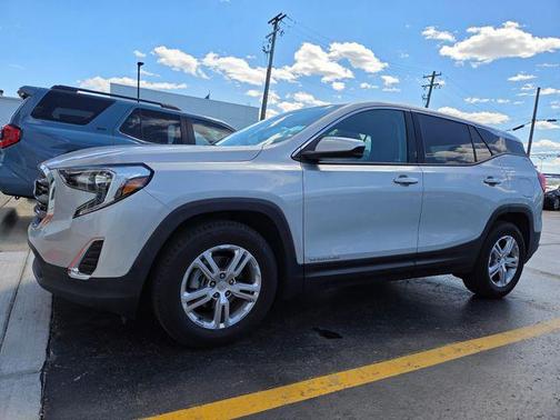 Quicksilver Metallic 2019 GMC Terrain SLE