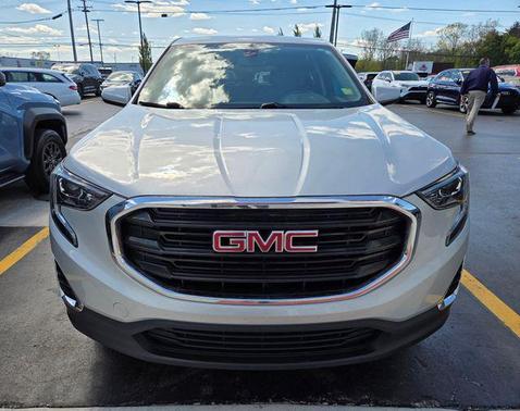 Quicksilver Metallic 2019 GMC Terrain SLE