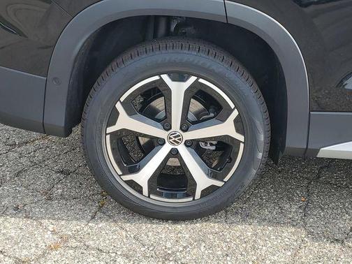2025 Volkswagen Tiguan 2.0T SE 4MOTION