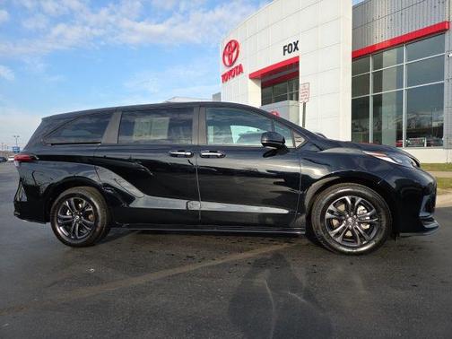 2025 Toyota Sienna XSE 7 Passenger