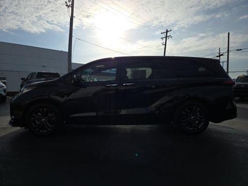 2025 Toyota Sienna XSE 7 Passenger