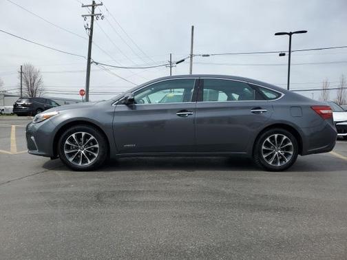 2017 Toyota Avalon Hybrid XLE Premium