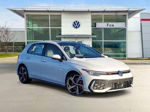 Opal White Pearl 2026 Volkswagen Golf GTI 2.0T SE DSG