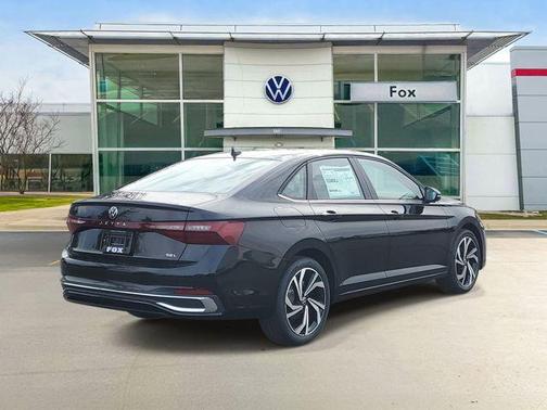 Deep Black Pearl 2026 Volkswagen Jetta 1.4T SEL