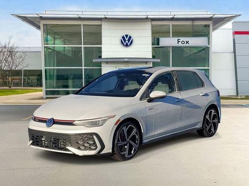 Opal White Pearl 2026 Volkswagen Golf GTI 2.0T SE DSG