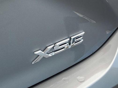 01l5 2026 Toyota Camry XSE