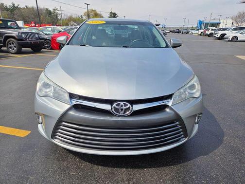 Celestial Silver Metallic 2017 Toyota Camry LE