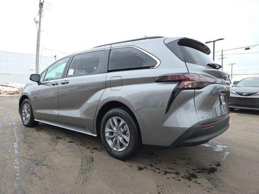 2026 Toyota Sienna LE