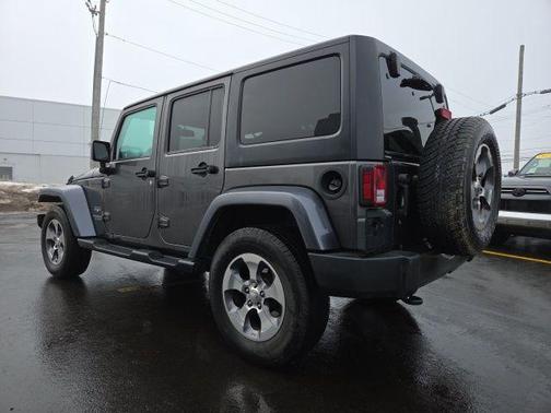2016 Jeep Wrangler Unlimited Sahara