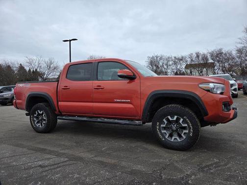 2016 Toyota Tacoma SR