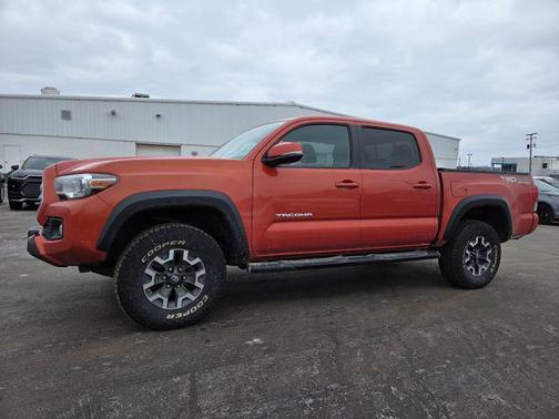 2016 Toyota Tacoma SR