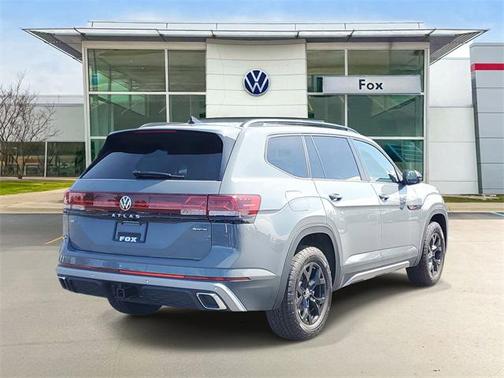 2025 Volkswagen Atlas 2.0T Peak Edition