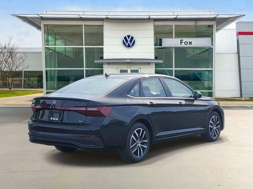 Deep Black Pearl 2026 Volkswagen Jetta 1.4T SE