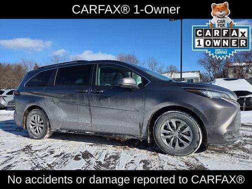 2023 Toyota Sienna LE